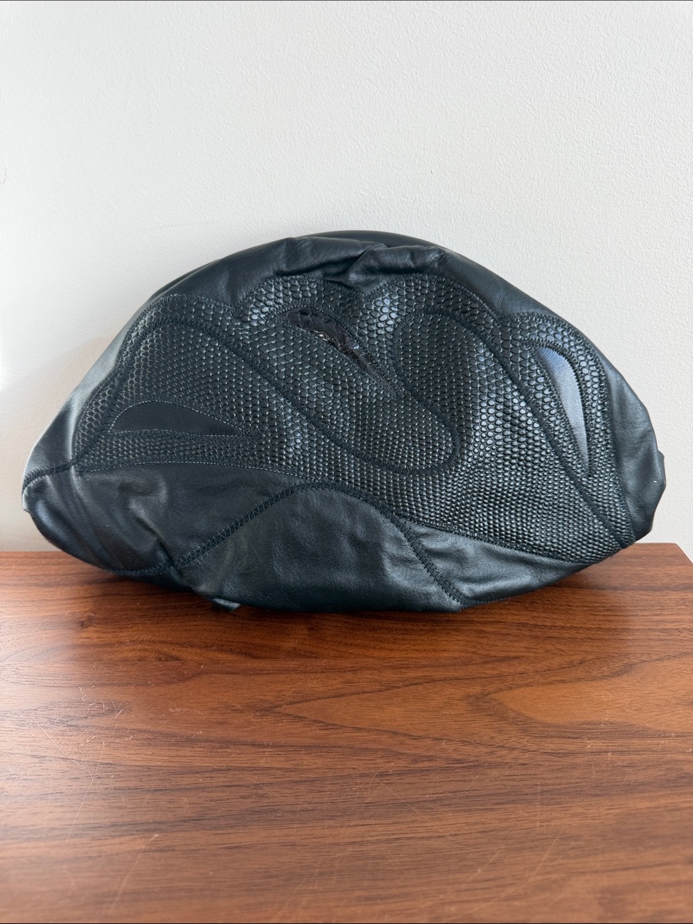 Vintage Fifth Avenue Handbags Black Clutch Crossbody - Textured Panel